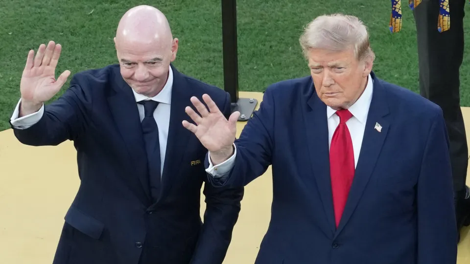 Infantino esclarece polémica na FIFA: "Uma oportunidade, não obrigação"
