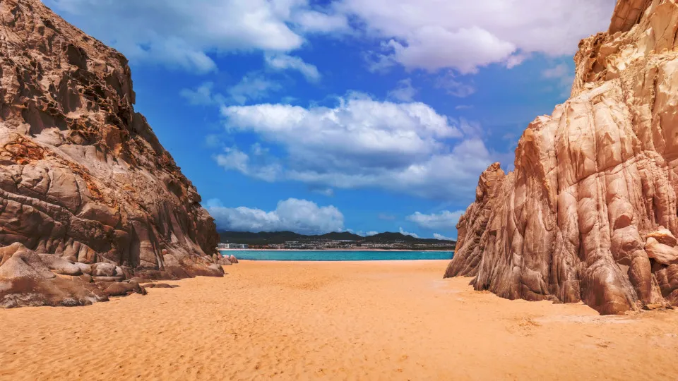 Quer manter uma relação? Então, muito cuidado onde mergulha nesta praia!