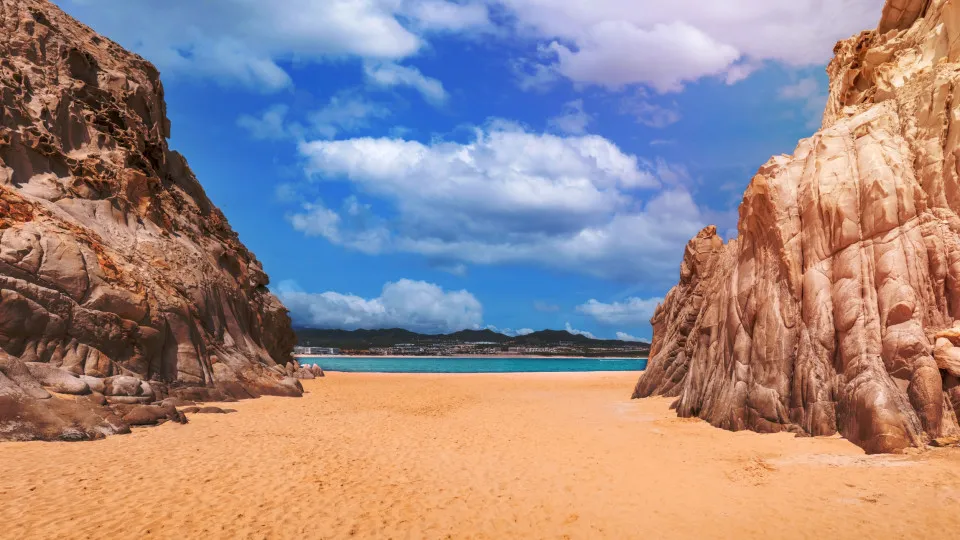 Quer manter uma relação? Então, muito cuidado onde mergulha nesta praia!