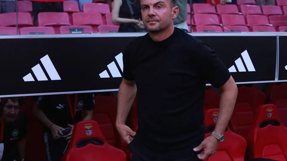 Enrico Maassen rendido ao Benfica: "Não estão na competição certa..."