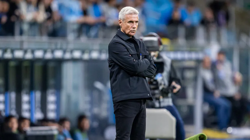 Grêmio cai da Taça Sul-Americana e adeptos 'pedem cabeça' de Luís Castro