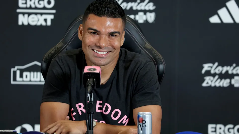 Casemiro 'esquece' Cristiano Ronaldo: "Messi é o Deus do futebol"