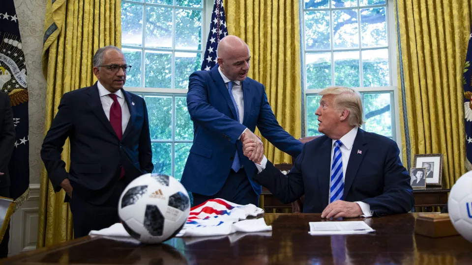 Carlos Cordeiro renuncia ao cargo de conselheiro da FIFA