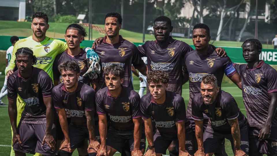 Antes do Sporting, Nottingham Forest bate Portimonense em particular