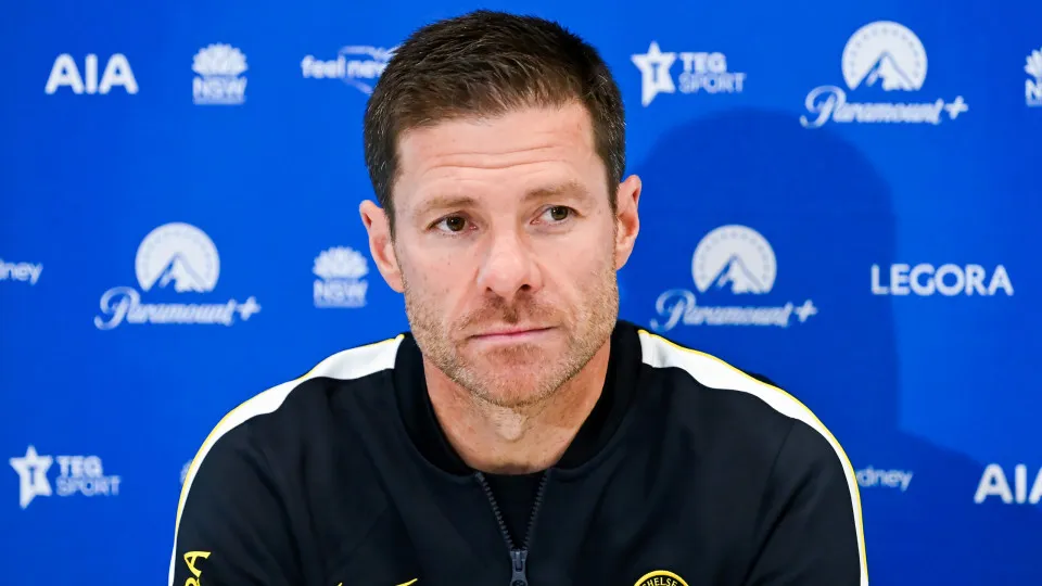 Chelsea impedido de inscrever reforços, mas safa-se de dedução de pontos