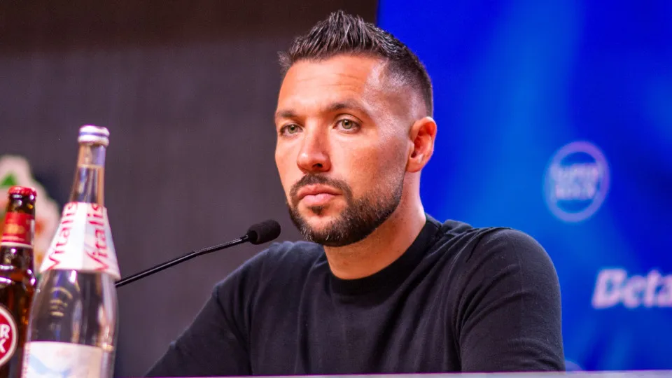 Do relvado à tentação de sair. O que disseram Farioli e Diogo Costa
