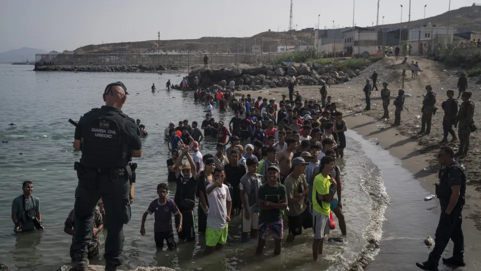 Cerca de 69.500 migrantes saíram de Ceuta em direção a Marrocos