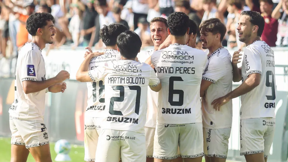Varzim conquista torneio da Póvoa ao vencer Vitória SC nos penáltis