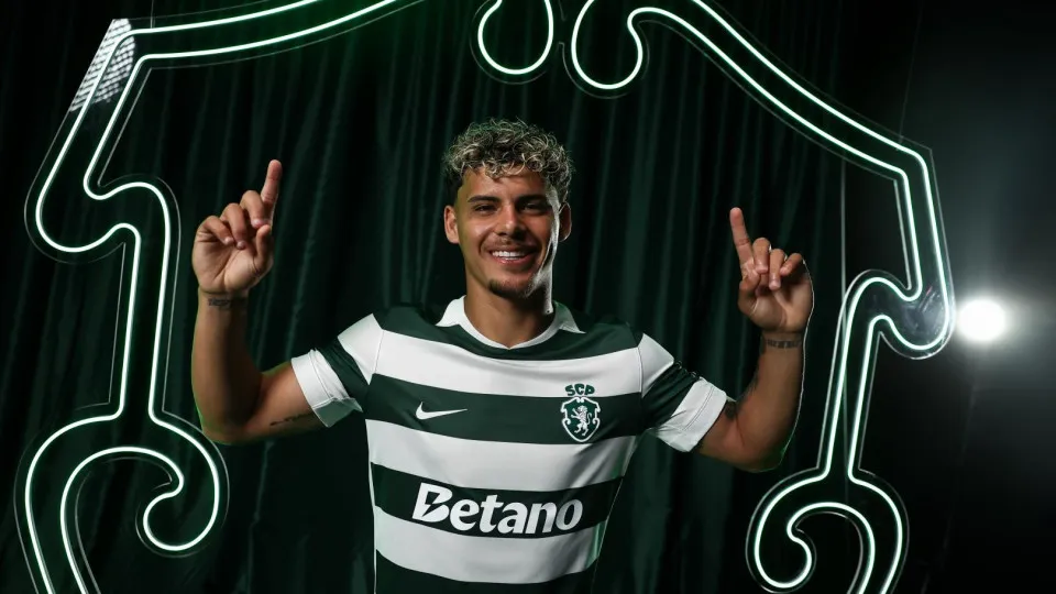 Sporting renova contrato de Maxi Araújo até 2030 com cláusula de 80 milhões