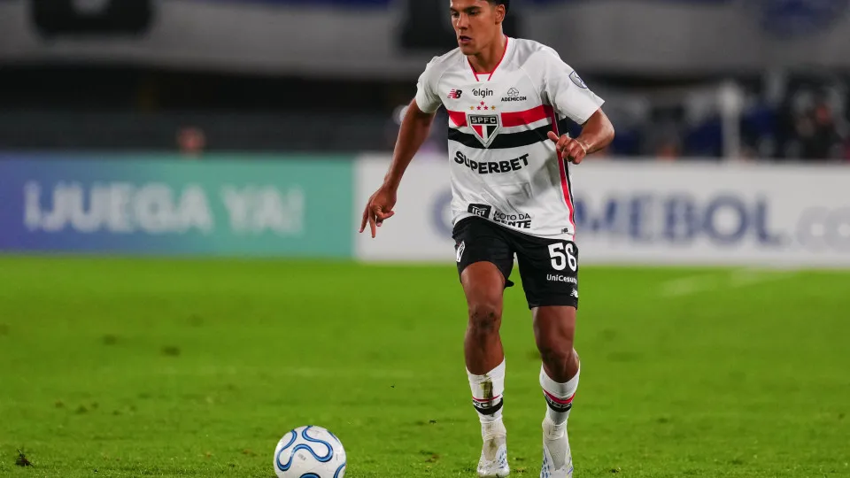 Jogador do São Paulo atropela e mata idoso em Barueri