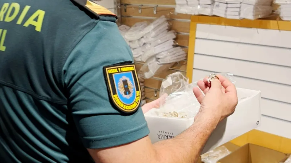 Apreendidas mais de 115 mil joias de luxo contrafeitas em Espanha