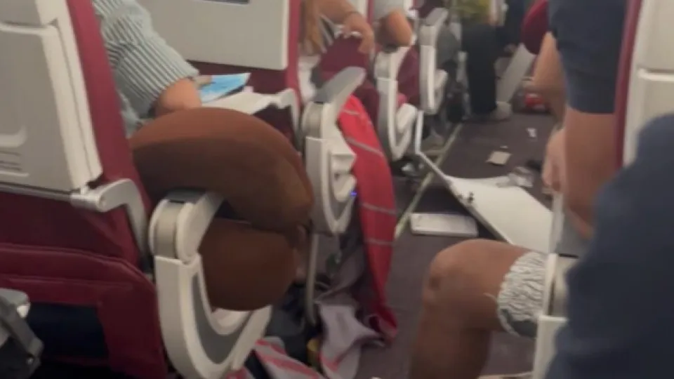 Avião da Air India perde altitude durante voo. Dezenas ficaram feridos