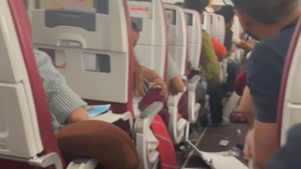 Avião da Air India perde altitude durante voo. Dezenas ficaram feridos