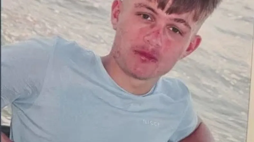 Reino Unido: Jovem de 16 anos morto por adolescente por dívida de 29€