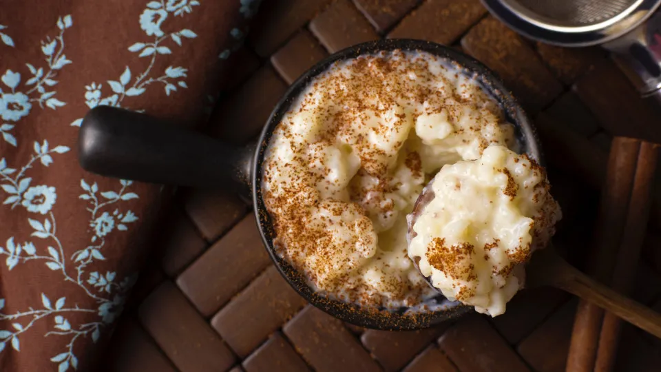Nem só de gelados vive o verão. Experimente esta receita de arroz doce