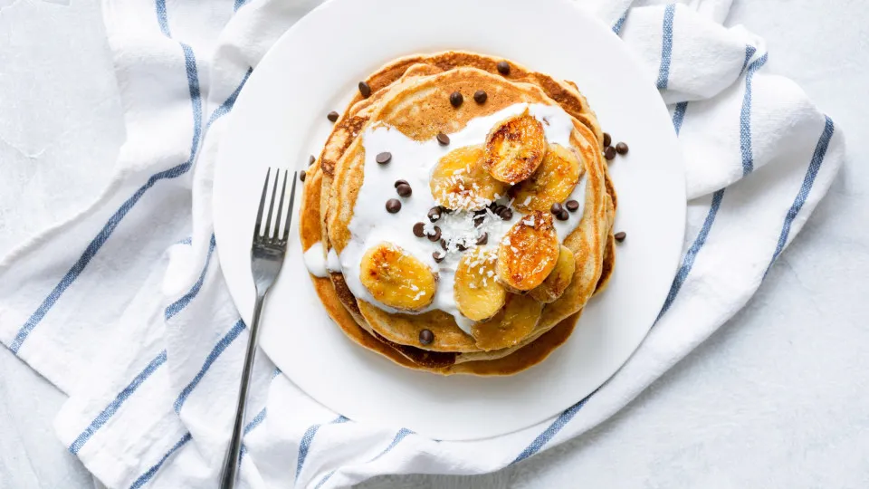 A receita de panquecas de banana fofas do chef Jamie Oliver