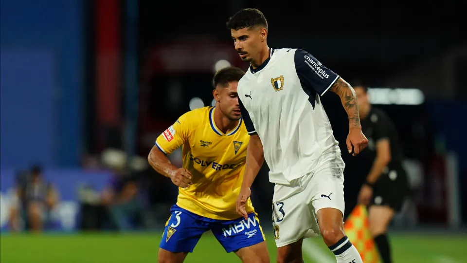 Estoril deixa Famalicão em 'Linha'. I Liga arranca com empate na Amoreira