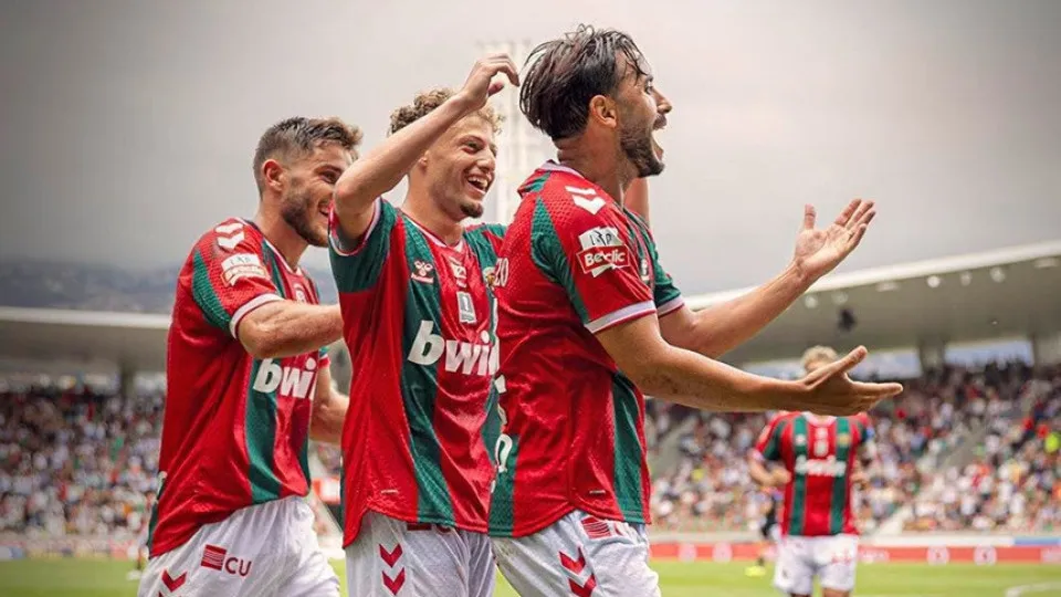 Marítimo vence Casa Pia e celebra retorno à I Liga