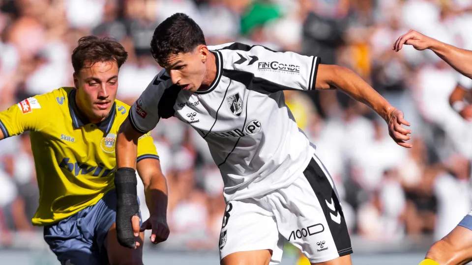 Vitória SC inicia temporada com derrota para o Arouca
