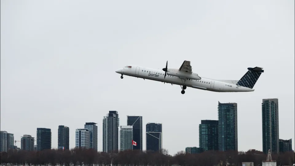 Canadá. Voo cancelado depois de criança recusar-se a colocar cinto