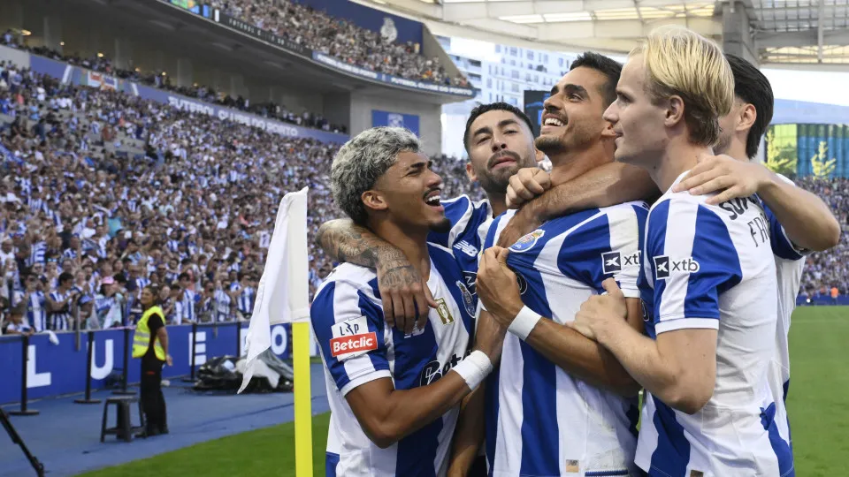FC Porto enfrenta Arouca em busca da liderança da I Liga