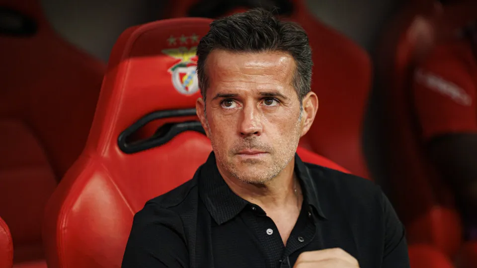Biografia de Marco Silva destaca liderança e conhecimento tático