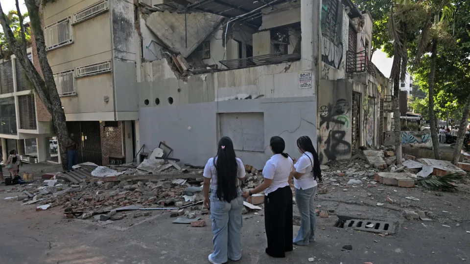Sismo de 7.4 abala a Colômbia. Há feridos