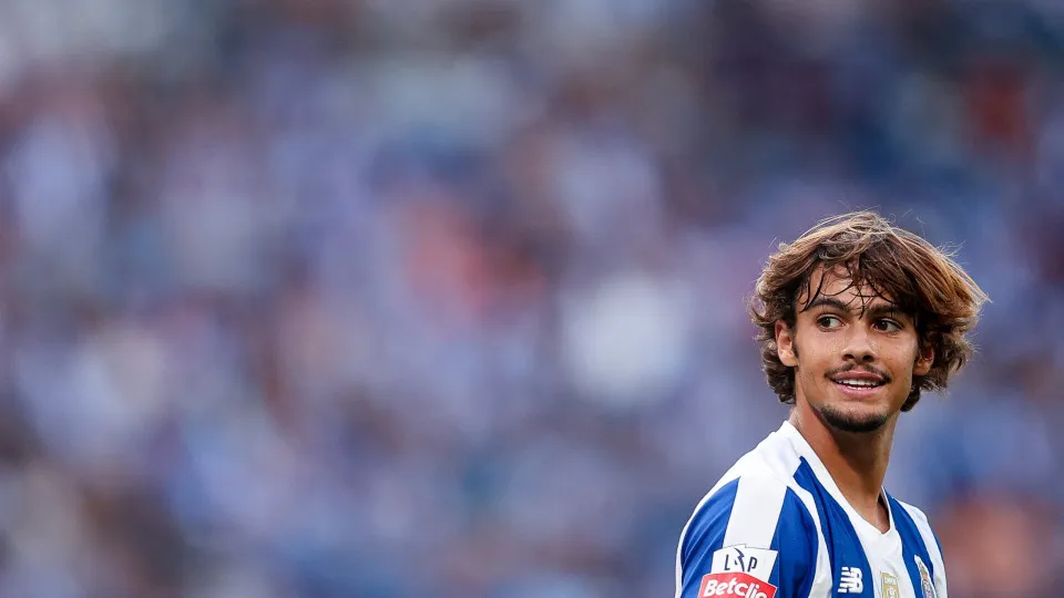 Rodrigo Mora perto da saída do FC Porto. O detalhe que adia o negócio