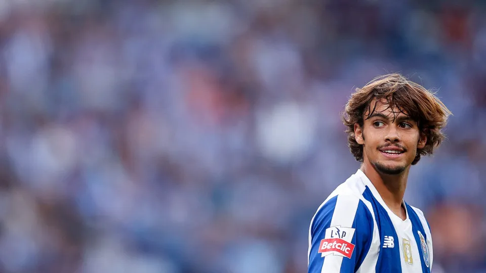Rodrigo Mora perto da saída do FC Porto. O detalhe que adia o negócio