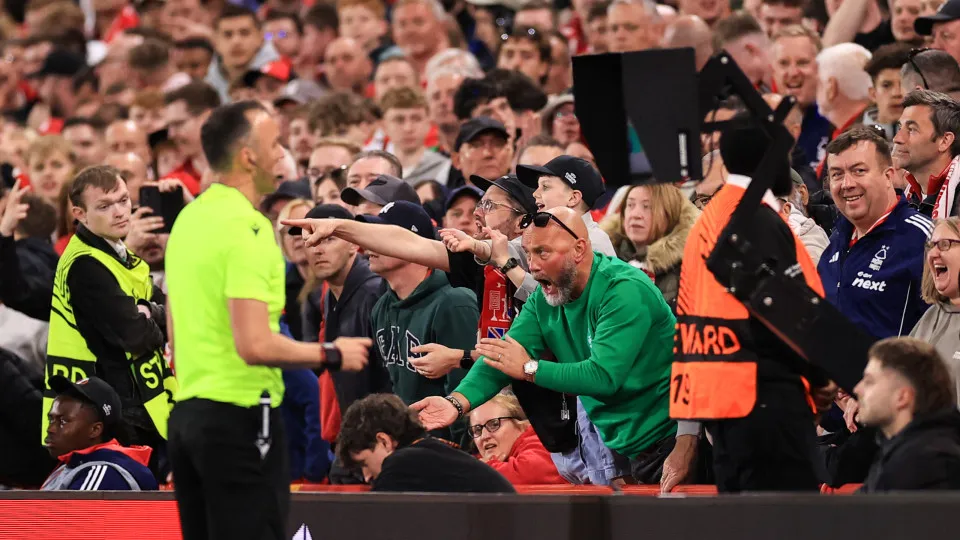 UEFA lança Clear Line para uniformizar uso do VAR no futebol europeu