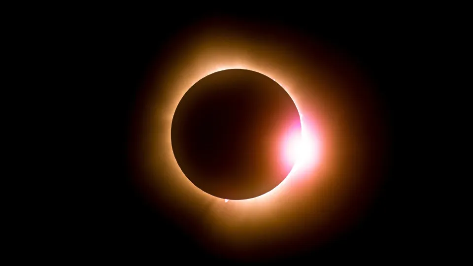 De Norte a Sul, por distrito. Na sua região, quando verá (bem) o eclipse?