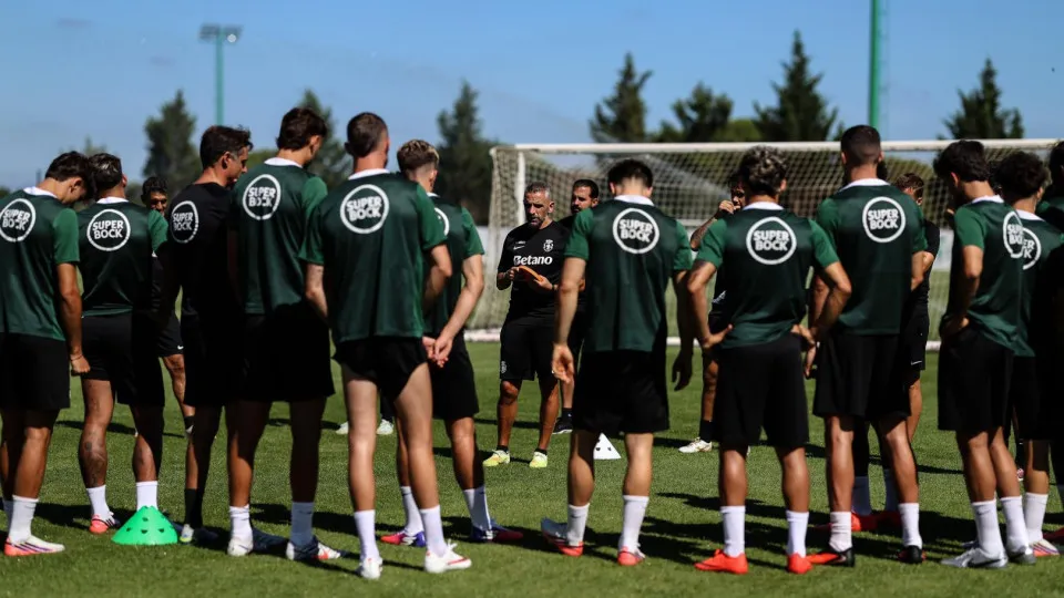 Rui Borges ganha reforços para o Vitória SC (e treina com desaparecidos)