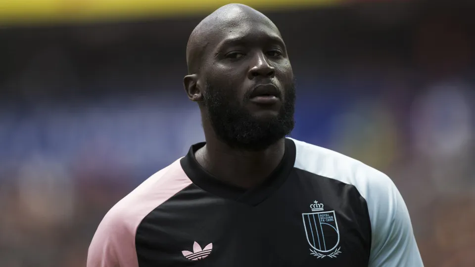 Fenerbahçe anuncia contratação de Romelu Lukaku do Napoli