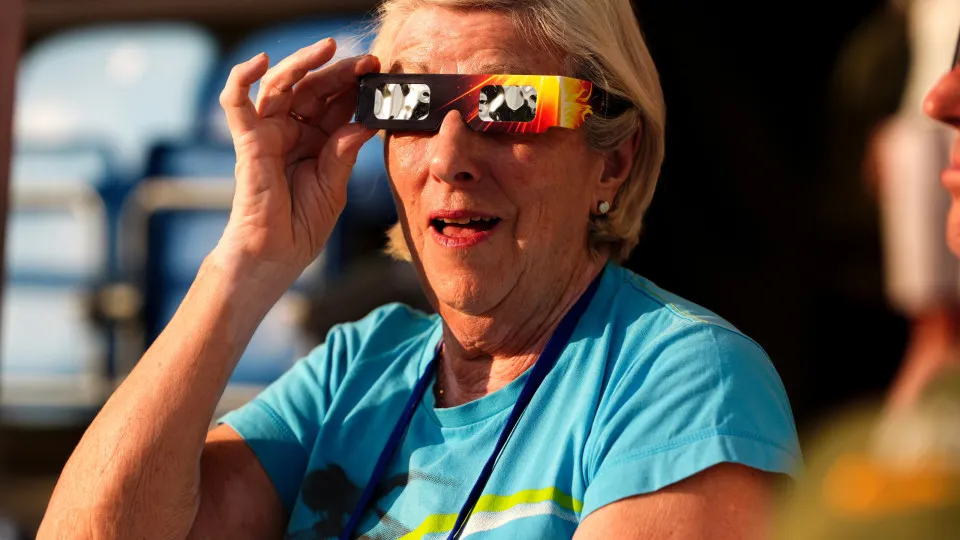 As brincadeiras e memes mais engraçados do eclipse solar