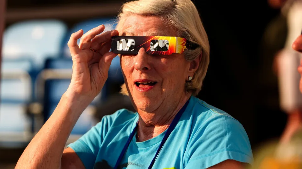 As brincadeiras e memes mais engraçados do eclipse solar