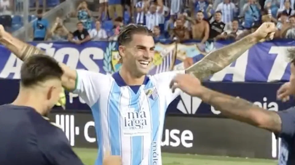 Surreal. Arbeloa é expulso, Fulham deserta e Málaga marca... a ninguém