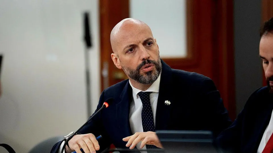 Deputado do Chega diz ser licenciado em Harvard mas só fez lá 2 cadeiras