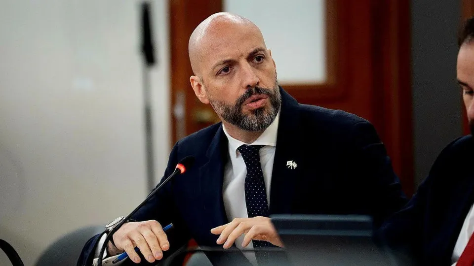 Deputado do Chega diz ser licenciado em Harvard mas só fez lá 2 cadeiras