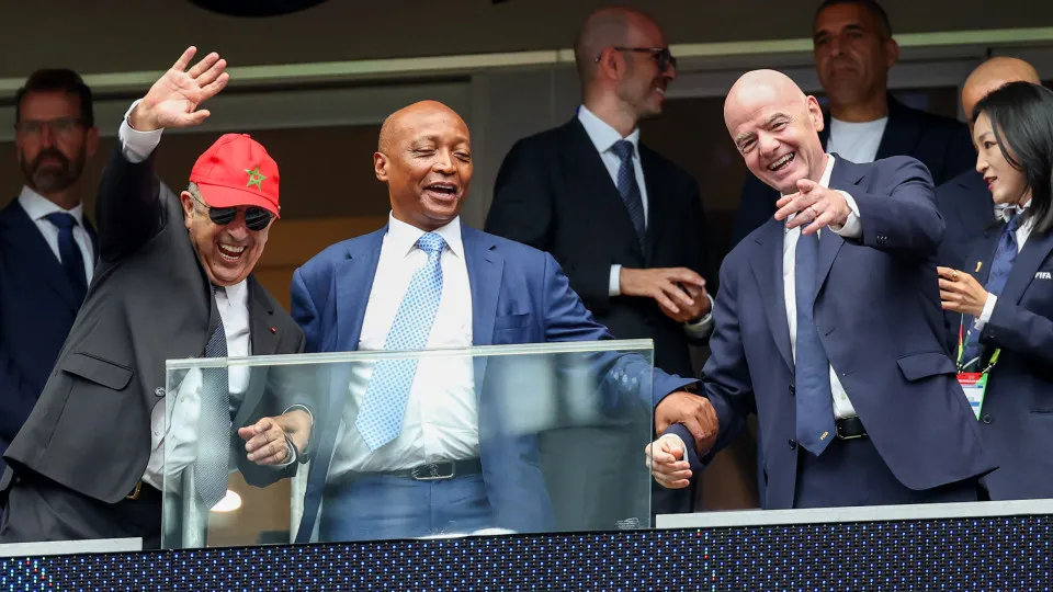 Isha Johansen critica apoio africano a Infantino na FIFA