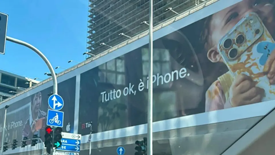 Apple provoca indignação em Itália ao colocar criança com um iPhone