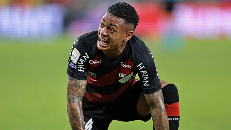 Jogador Léo Derik é condenado a 13 anos por violação sexual