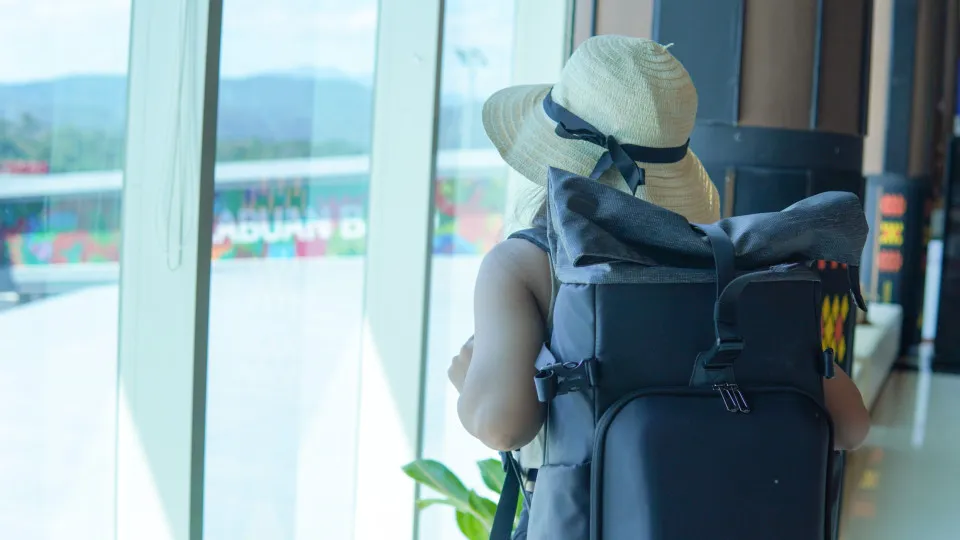 Comissária de bordo avisa: Pare de levar estas 9 coisas para o aeroporto