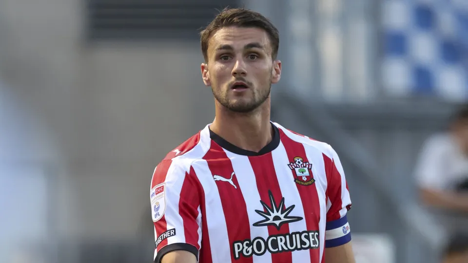 Southampton rejeita proposta do Benfica por Taylor Harwood-Bellis