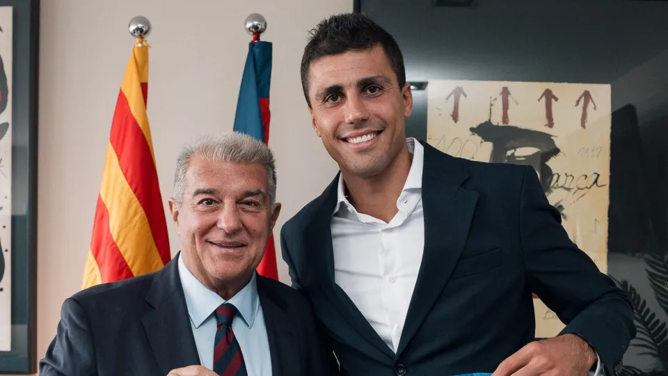 Mercado de Transferências de Verão: Rumores e Negócios em Destaque
