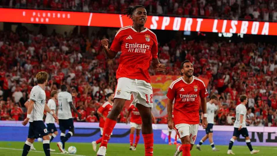 Benfica vence Aarhus por 3-1 no playoff da Liga Europa