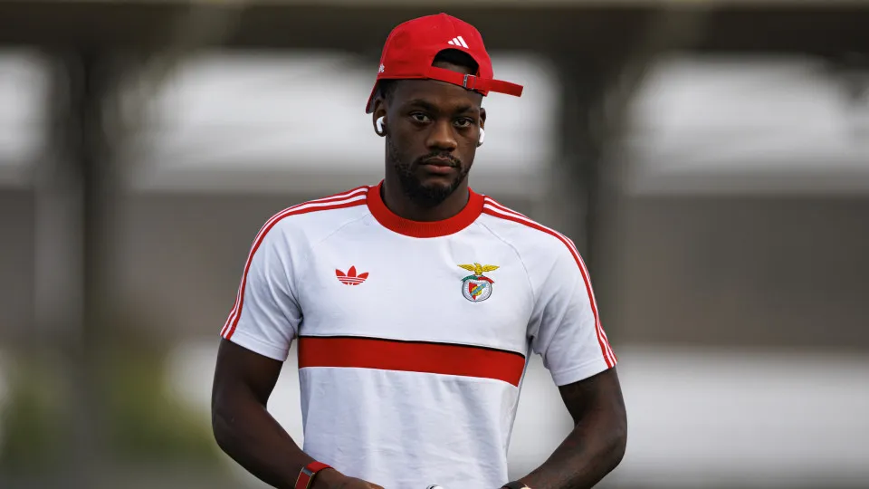 Benfica enfrenta ausência de Jhon Durán antes de jogo na Dinamarca