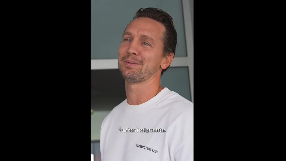 Luuk De Jong visita treino do FC Porto em seu aniversário