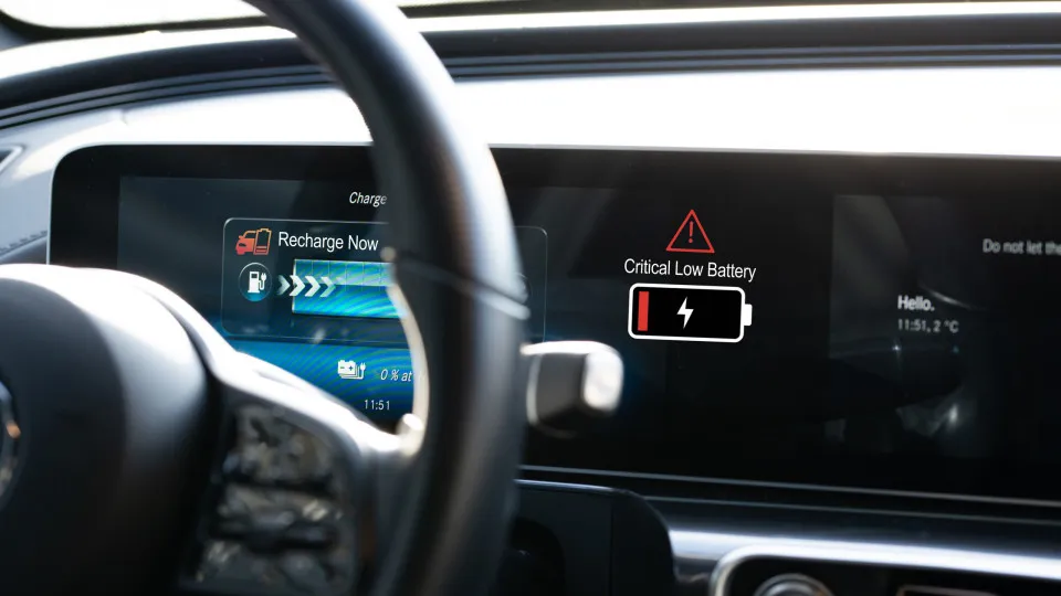 Carro elétrico quase sem bateria? Estes passos podem "salvá-lo"