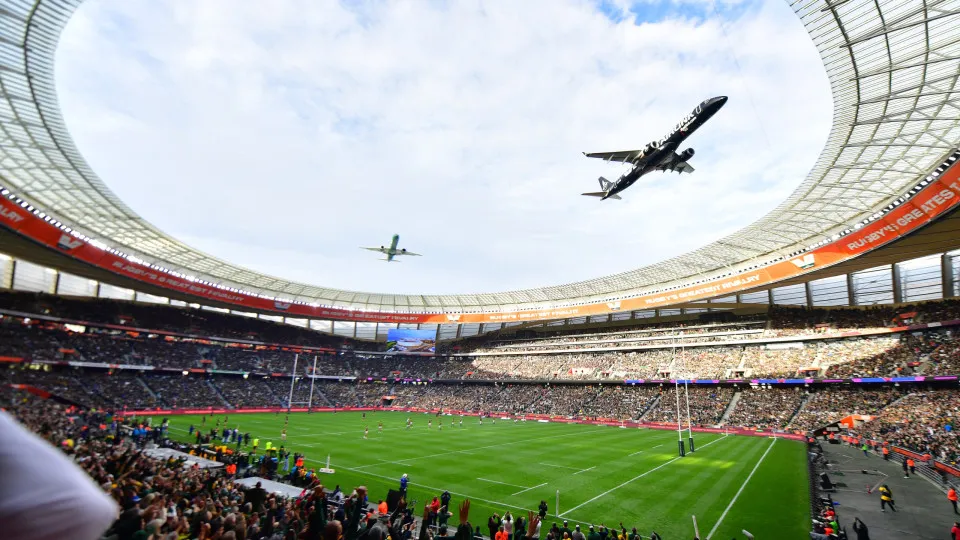 Aviões sobrevoam jogo de rugby na Cidade do Cabo e geram preocupação