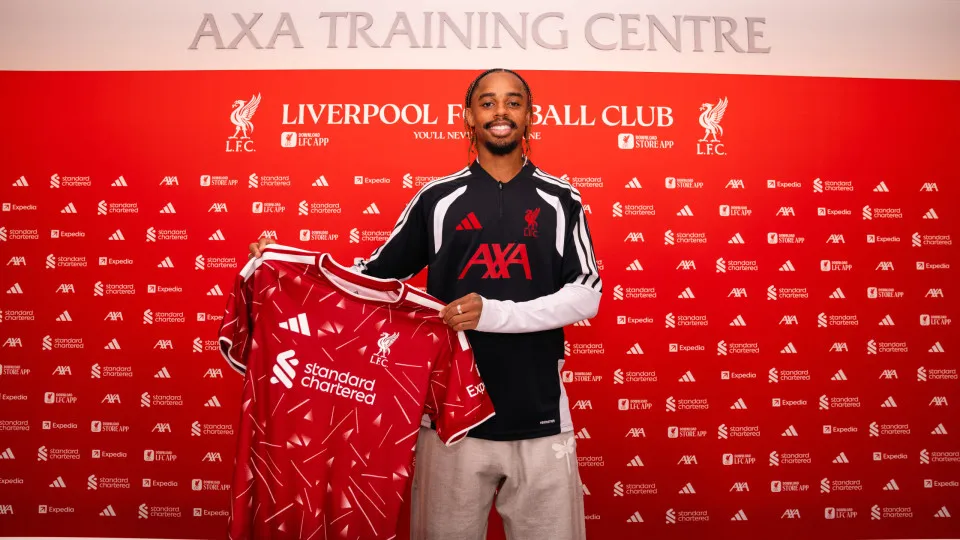 Liverpool contrata Barcola por mais de 125 milhões de euros